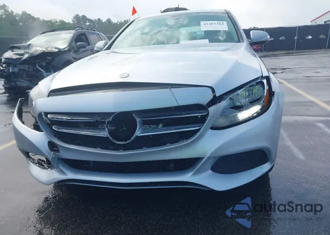 2015 Mercedes-Benz C 300 Luxury/Sport из США, поврежденный, VIN 55SWF4JB1FU087755